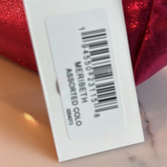 NWT Nina small pink metallic cosmetic case - Picture 2 of 2